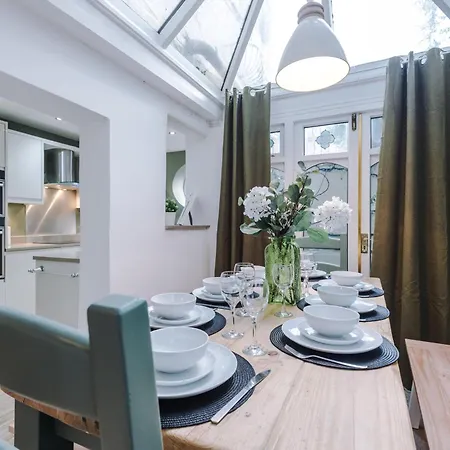 Amazing 5Br House Chester Centre By Purestay Sleeps12 Exterior photo