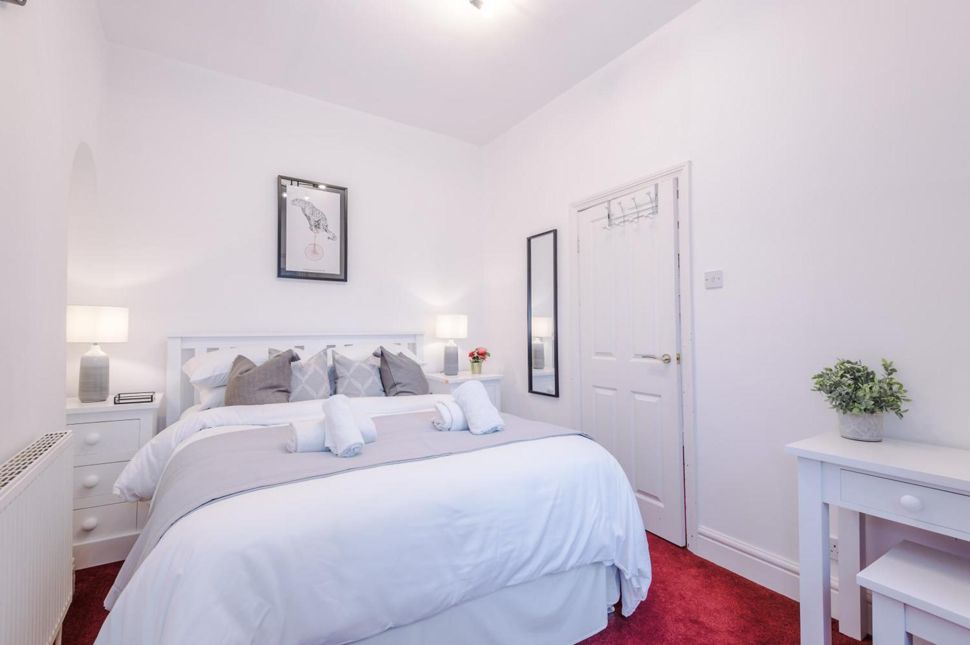 Amazing 5br House Centre By Purestay Sleeps12 Holiday home Chester