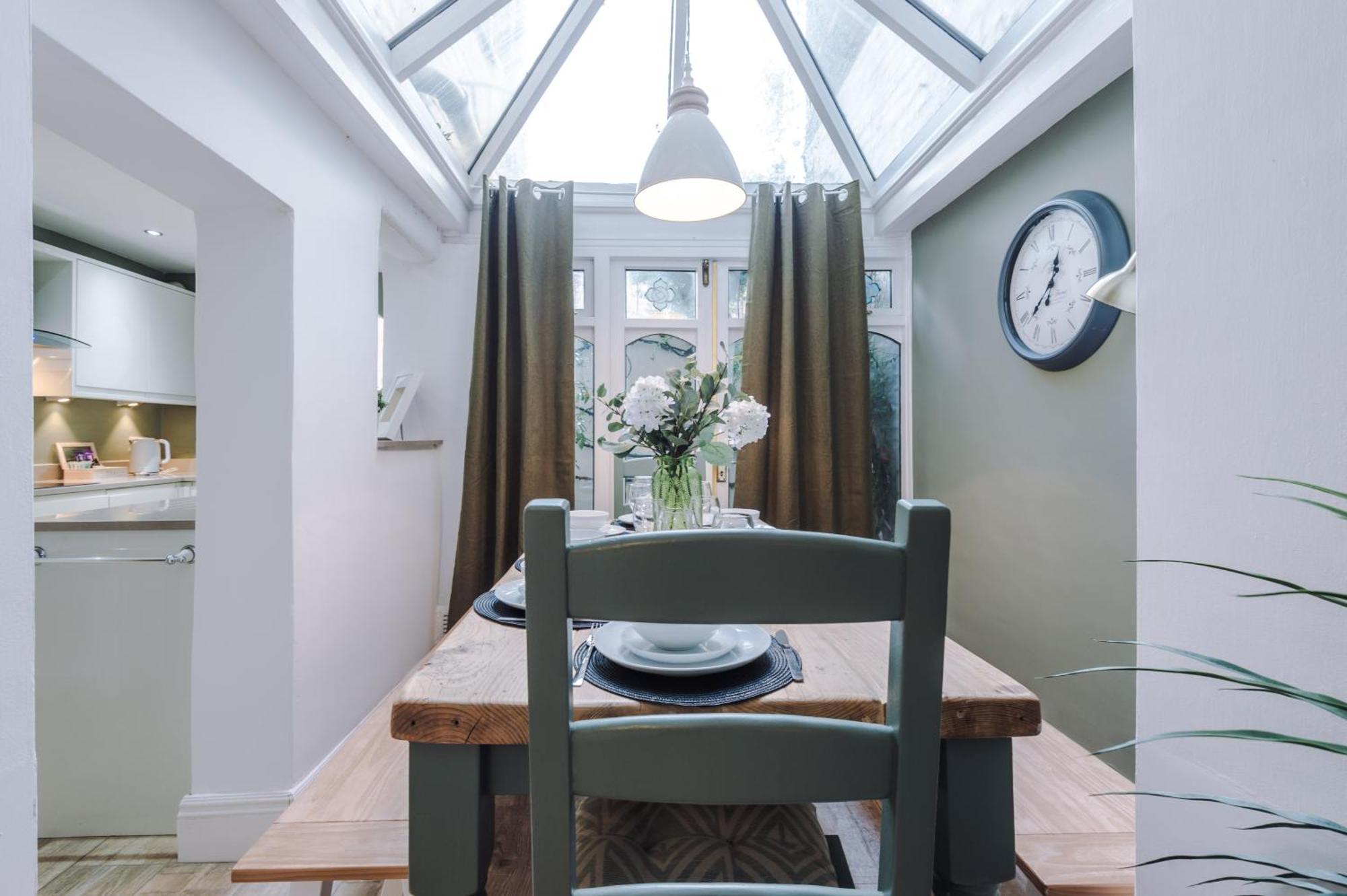 Amazing 5br House Centre By Purestay Sleeps12 Holiday home
