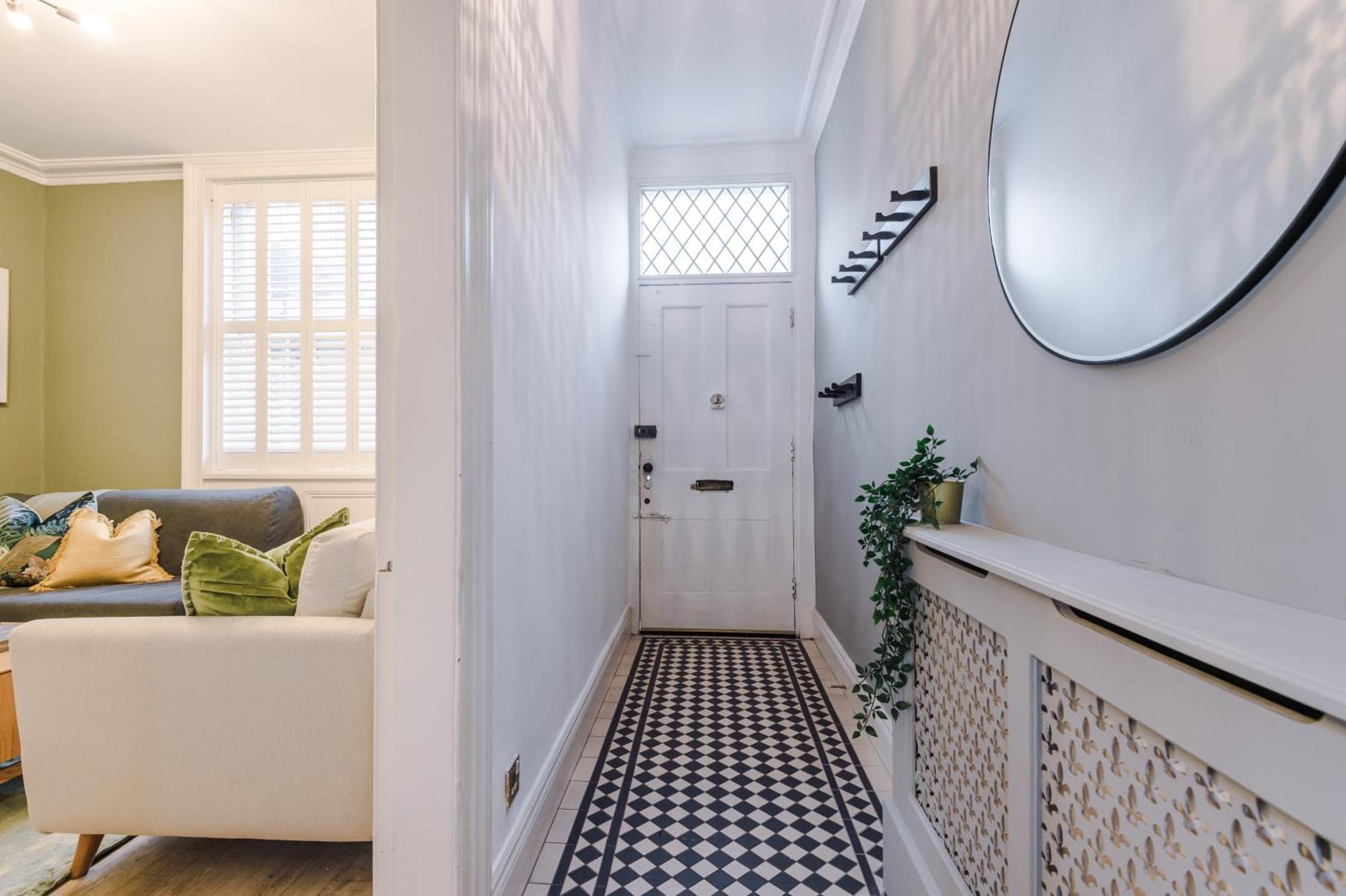 Amazing 5br House Centre By Purestay Sleeps12 *