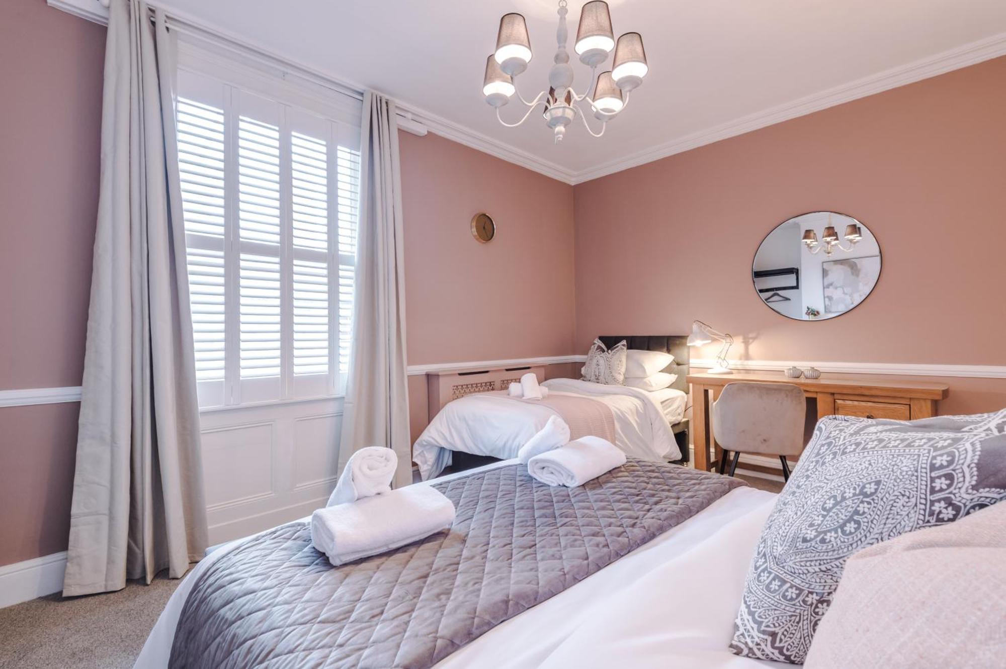Amazing 5br House Centre By Purestay Sleeps12