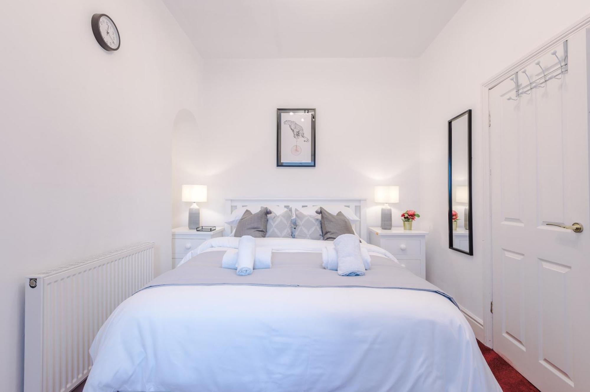 Holiday home Amazing 5br House Centre By Purestay Sleeps12