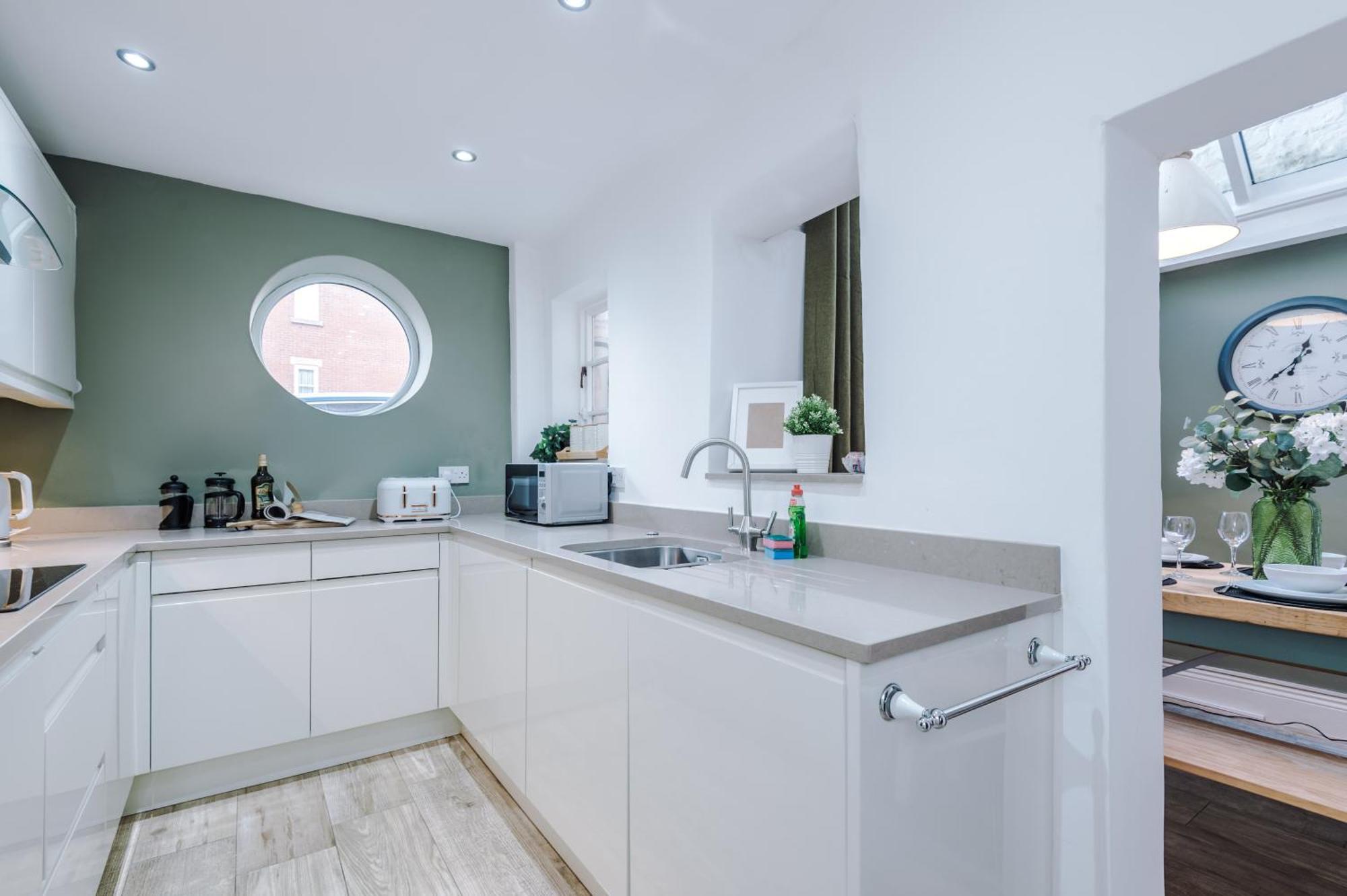 Amazing 5br House Centre By Purestay Sleeps12 Chester