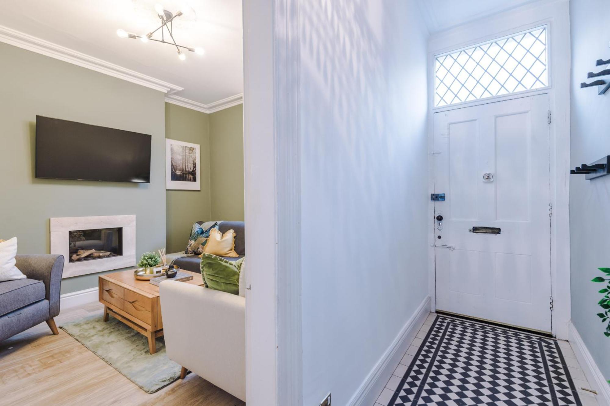 Amazing 5br House Centre By Purestay Sleeps12 *