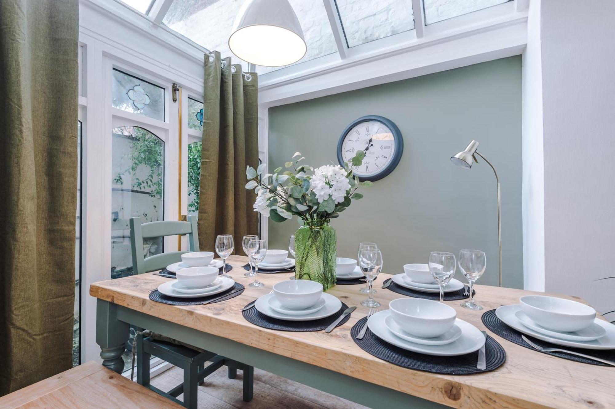 Amazing 5br House Centre By Purestay Sleeps12 Holiday home Chester